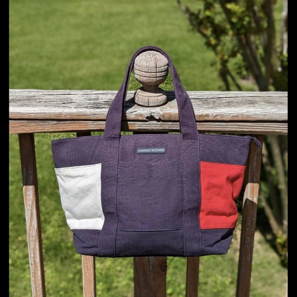 Tommy Hilfiger Canvas Flag Tote
